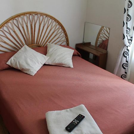 Hostal Graciela Madrid Bagian luar foto