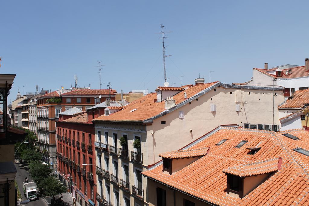 Hostal Graciela Madrid Bagian luar foto